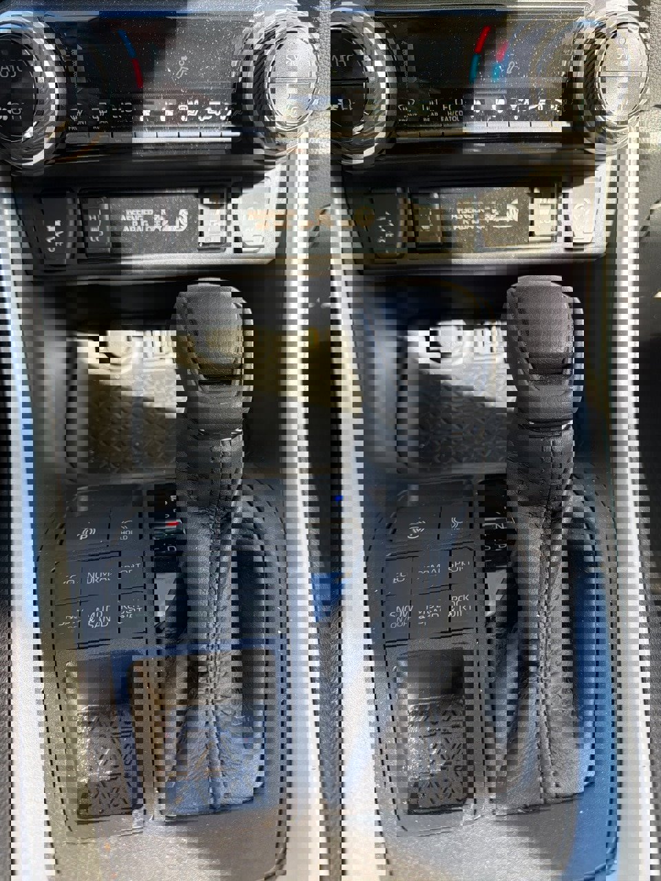 Used 2022 Toyota RAV4 XLE image 18