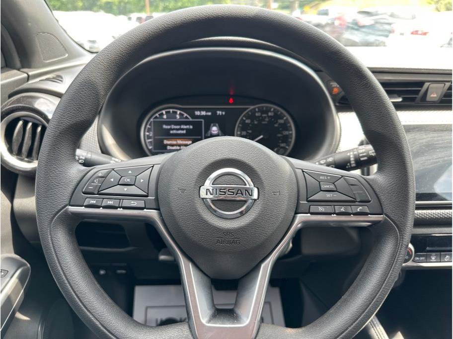 Used 2020 Nissan Kicks SV image 15