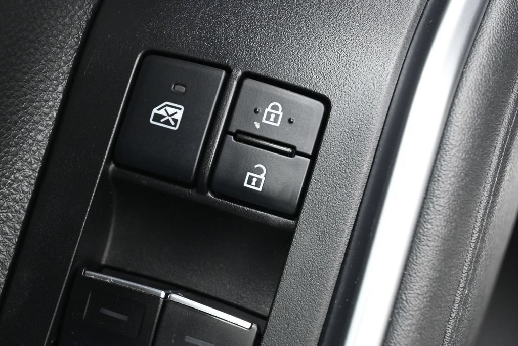 Used 2021 Toyota Highlander Platinum AWD/4WD image 13