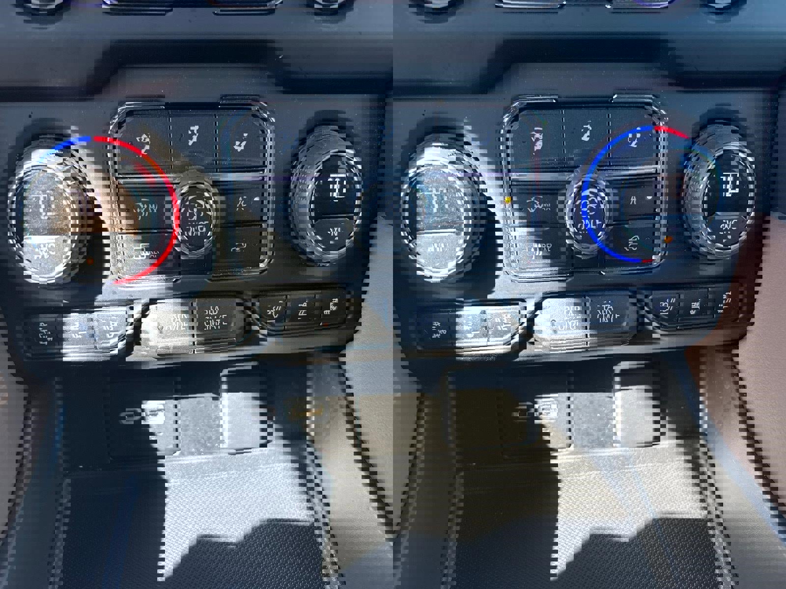 Used 2022 Chevrolet Suburban High Country w/ Max Trailering Package image 17