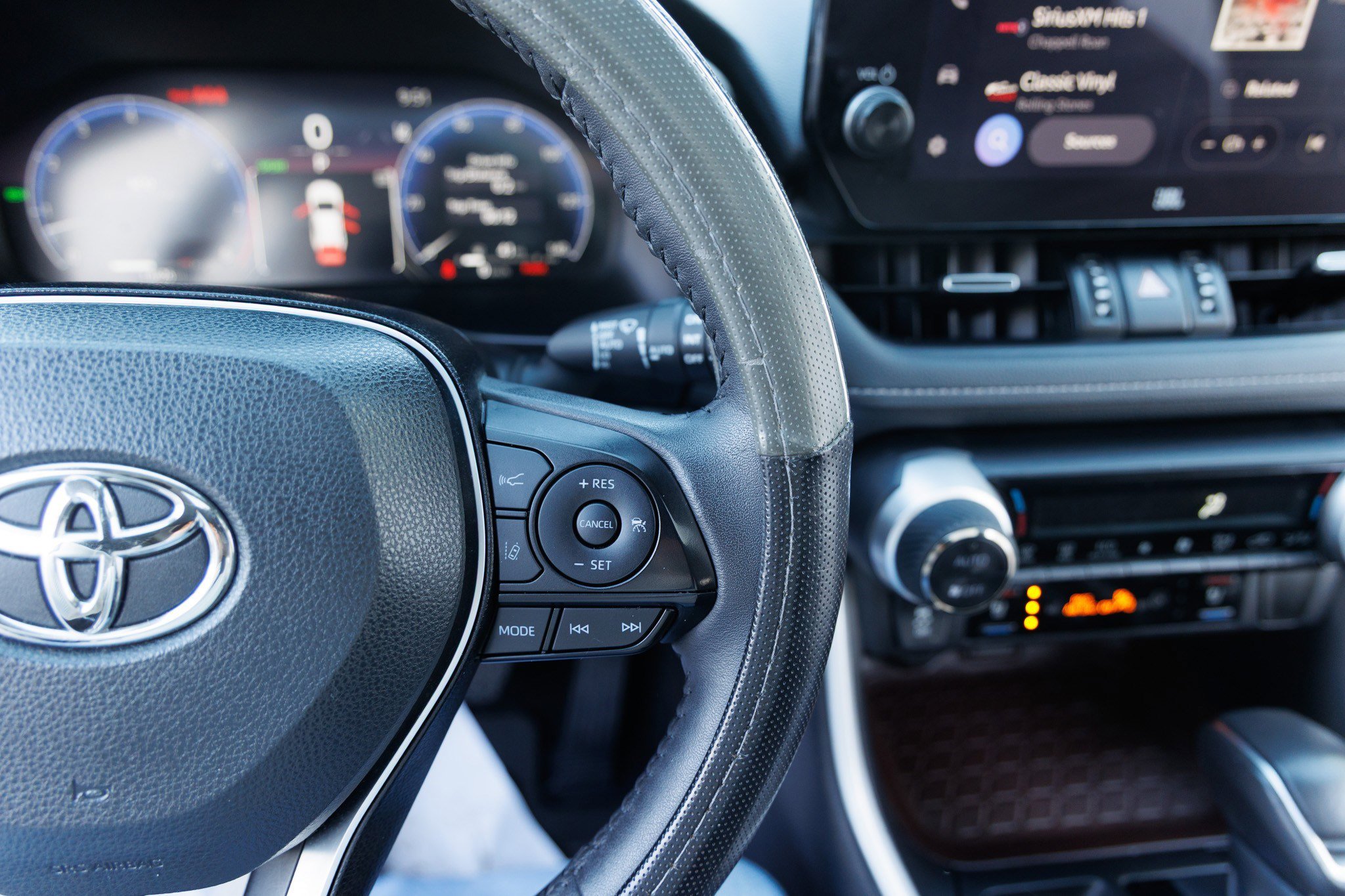 Used 2024 Toyota RAV4 Limited image 19