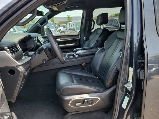 Used 2024 Jeep Wagoneer L Series II w/ Flexible Seating Group AWD/4WD image 6