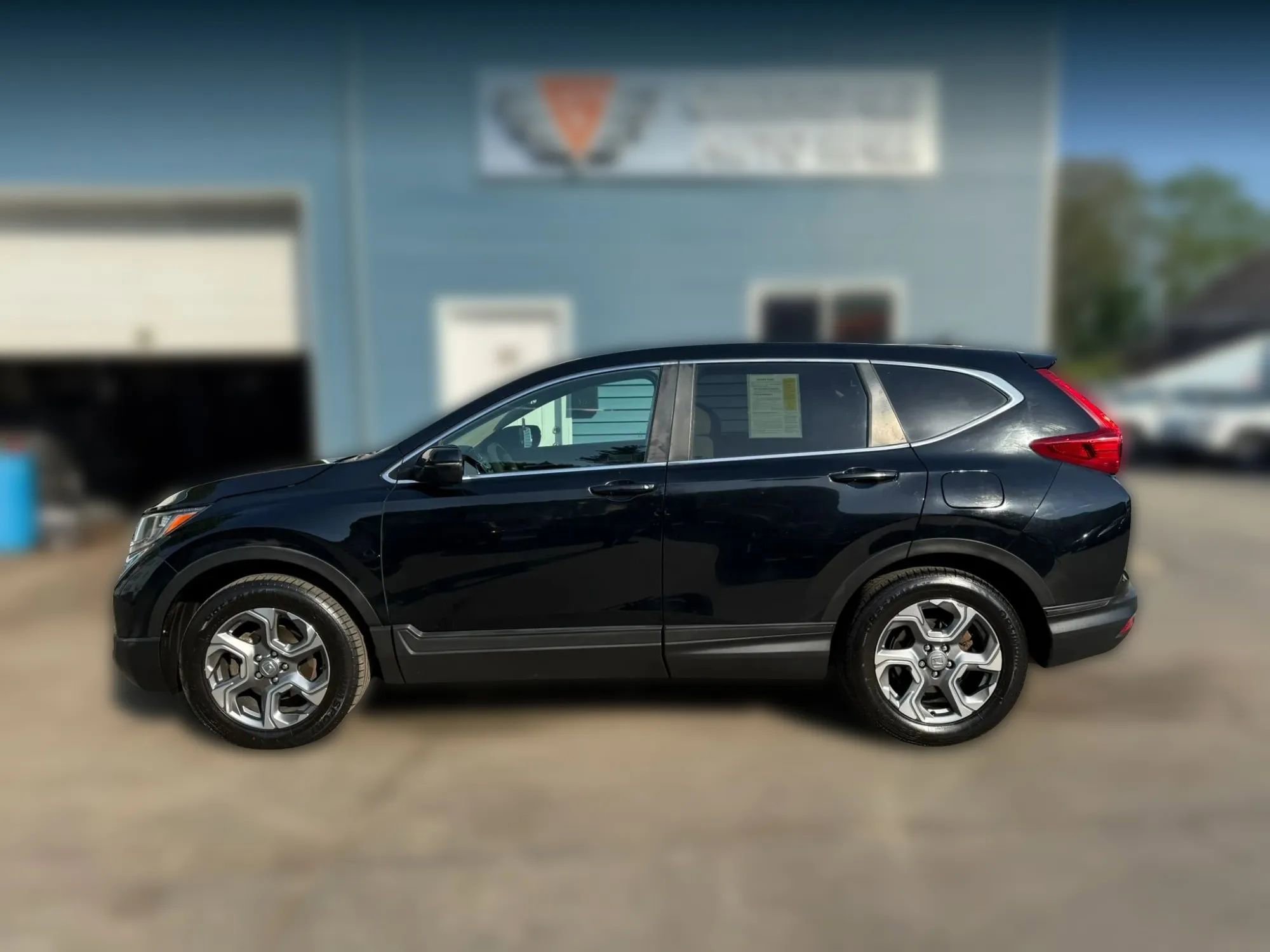 Used 2017 Honda CR-V EX image 3