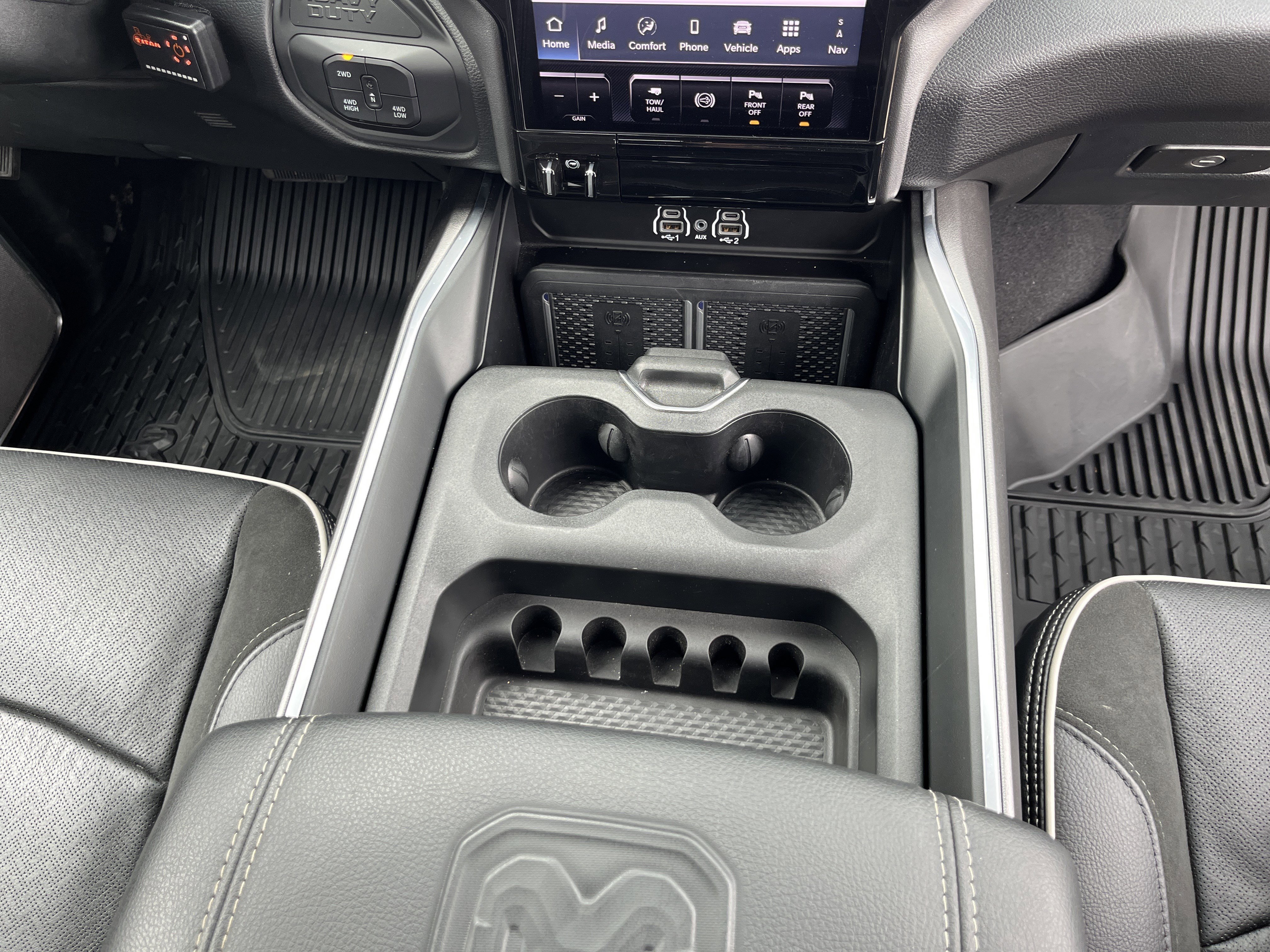Used 2025 RAM 3500 Laramie AWD/4WD image 48