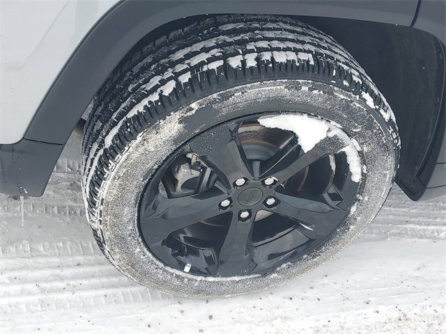 New 2025 Jeep Grand Cherokee L Altitude image 5