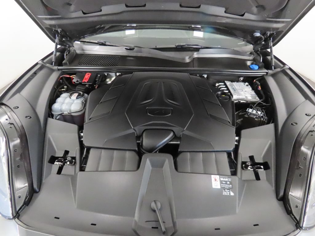 Certified 2025 Porsche Cayenne AWD/4WD image 49