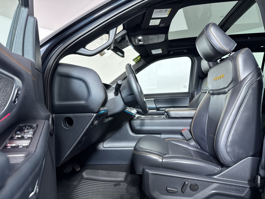 Used 2025 Ford Expedition Tremor AWD/4WD image 5