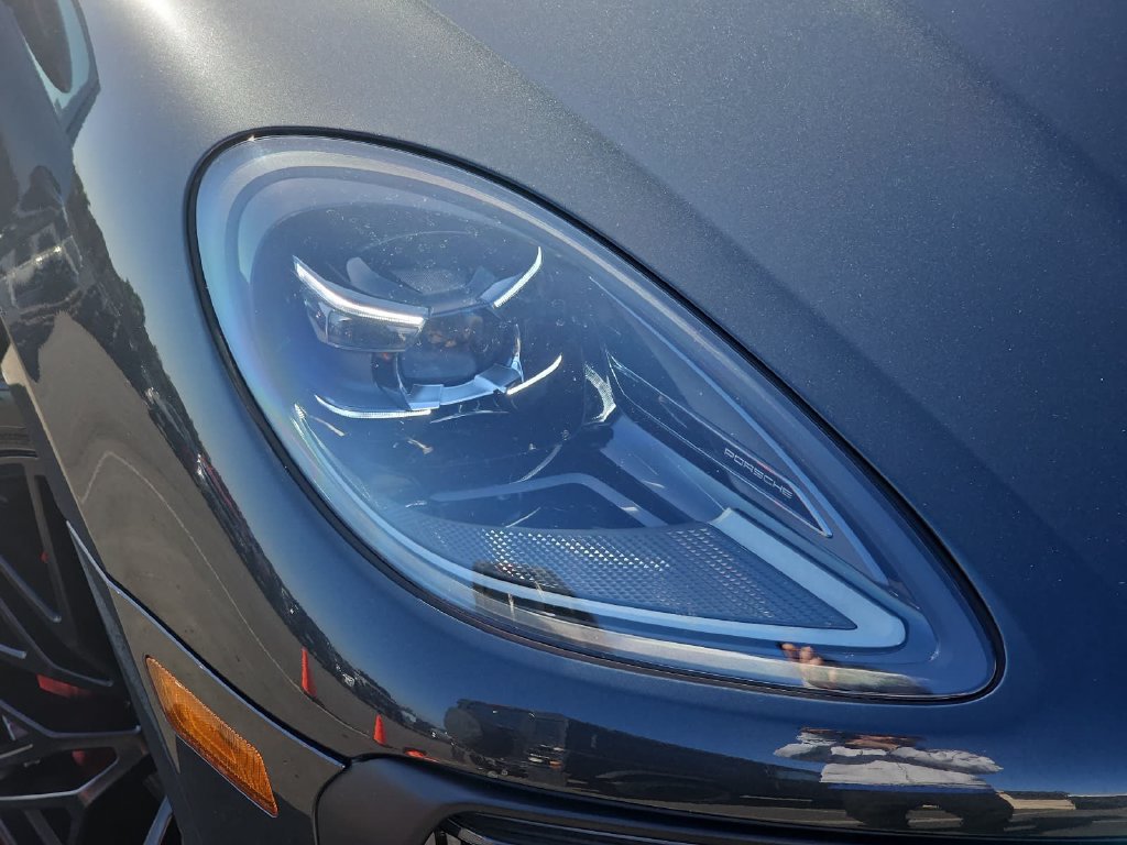 Used 2024 Porsche Macan GTS AWD/4WD image 33