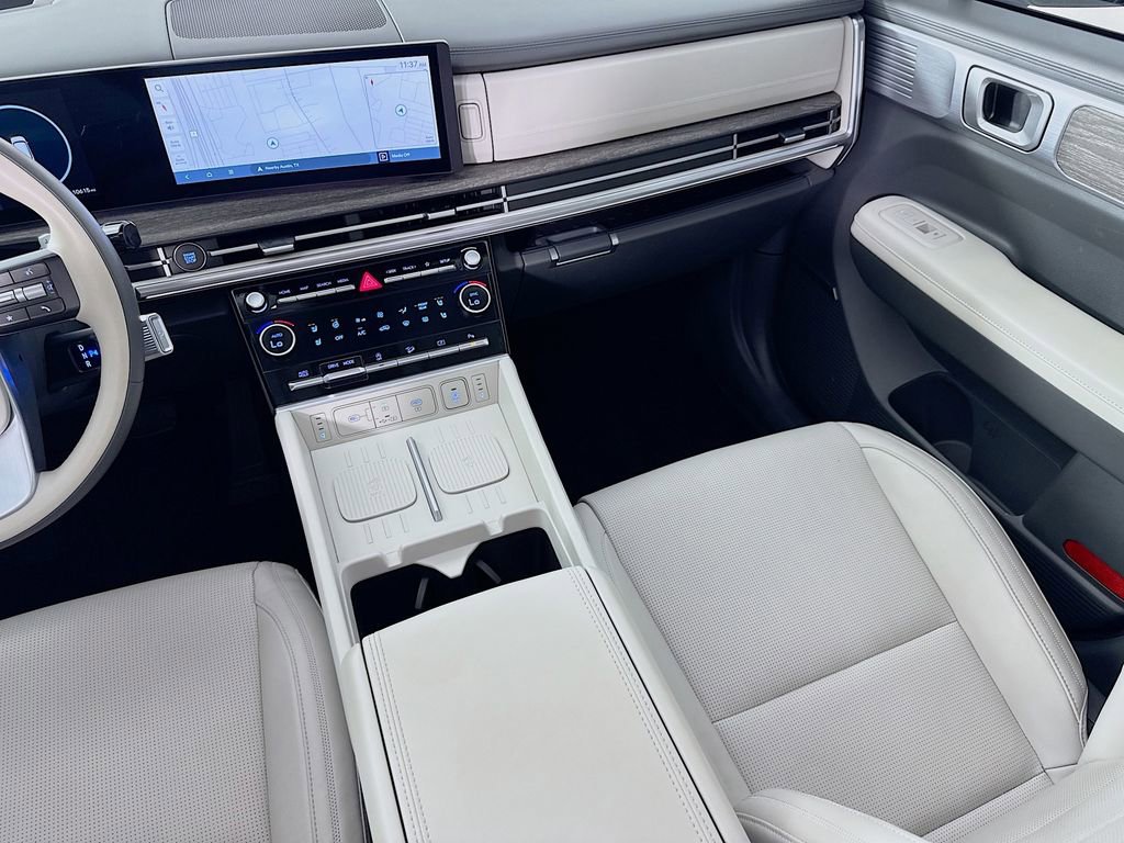 Used 2025 Hyundai Santa Fe Calligraphy image 30