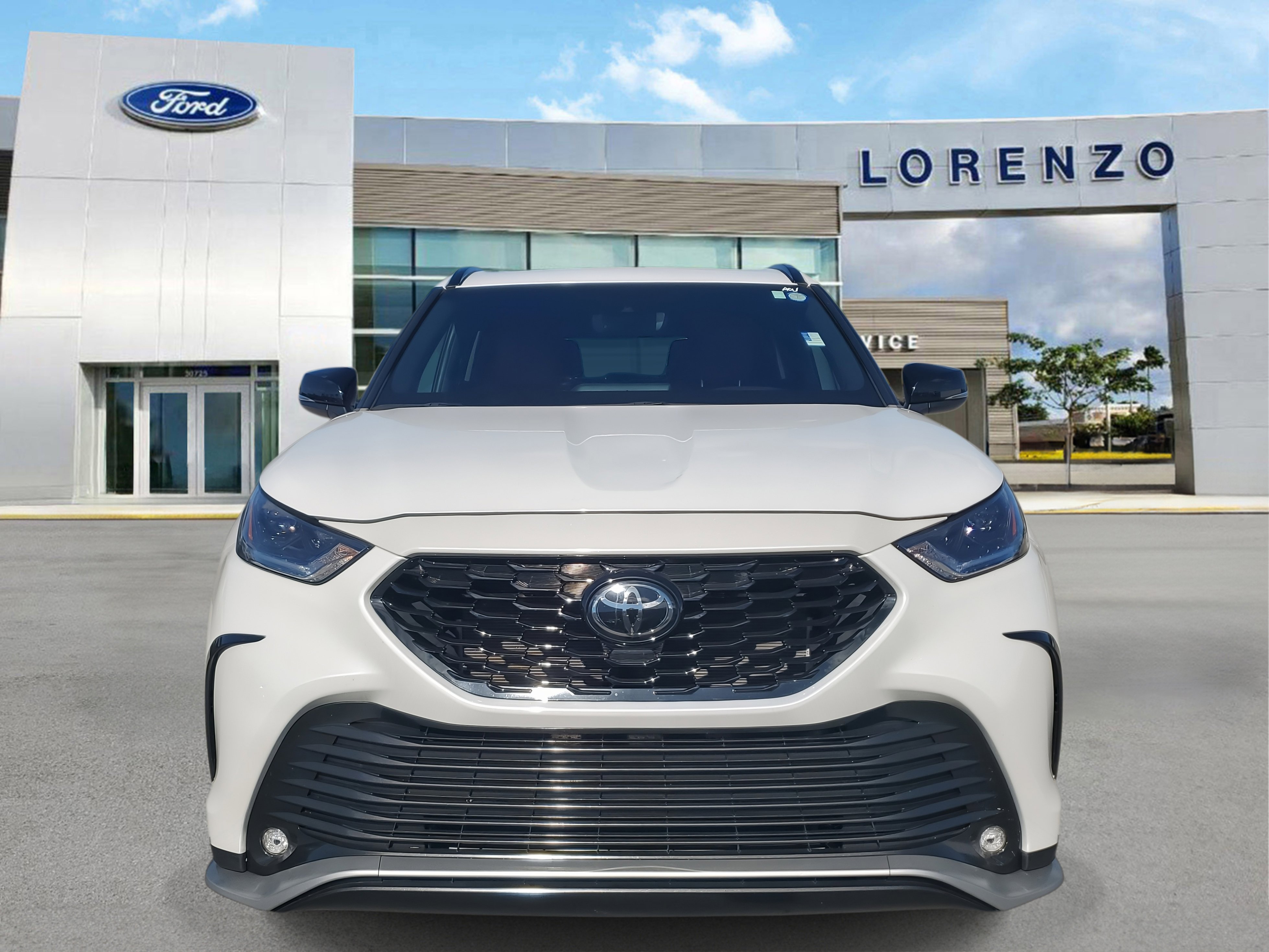 Used 2023 Toyota Highlander XSE video 2