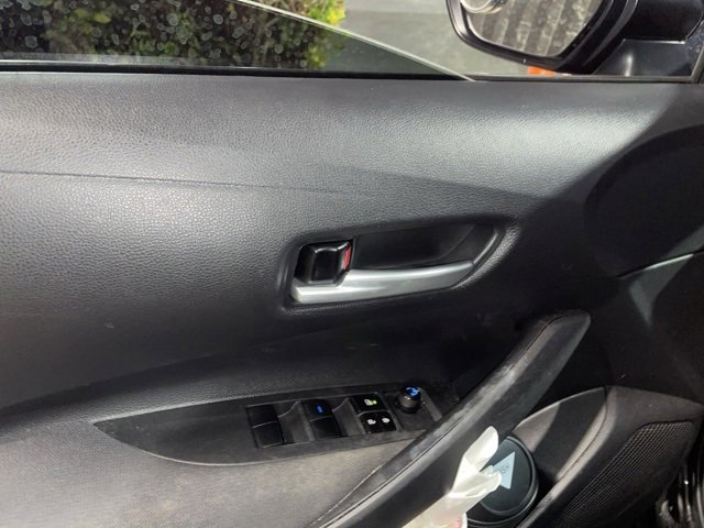 Used 2021 Toyota Corolla LE image 6