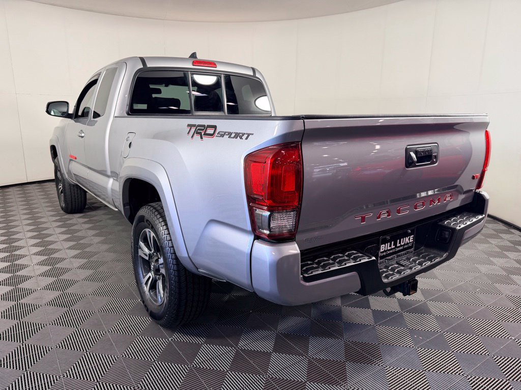 Used 2016 Toyota Tacoma TRD Sport w/ Towing Package RWD image 9