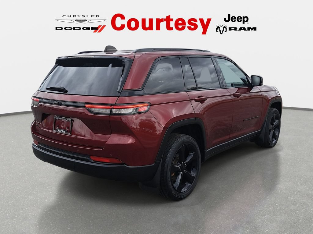 Certified 2023 Jeep Grand Cherokee Altitude AWD/4WD image 5