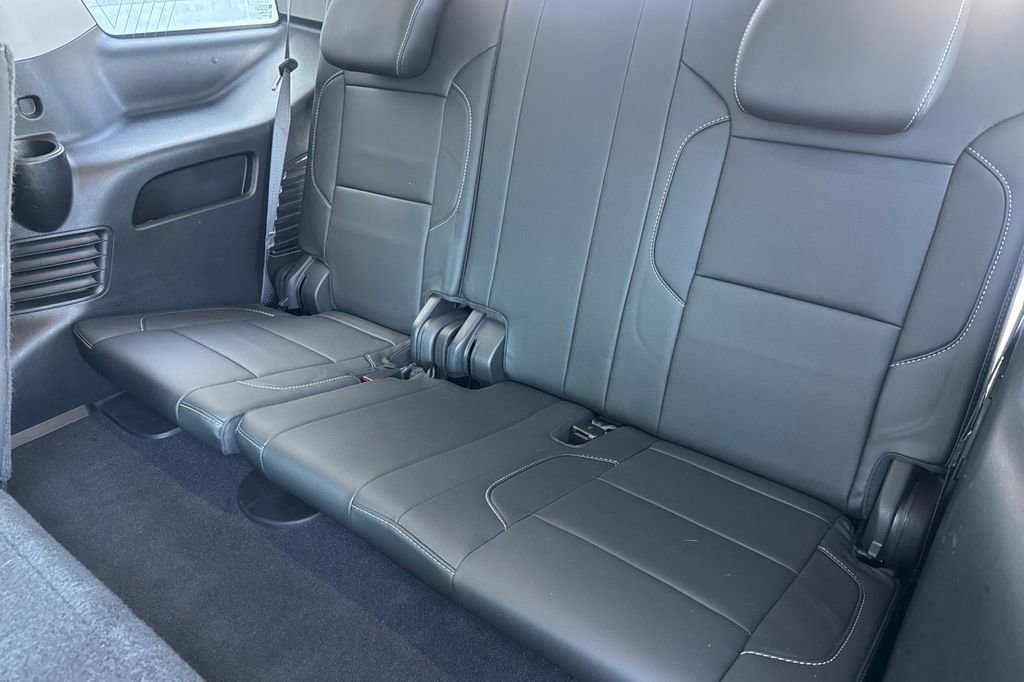 Used 2019 Chevrolet Tahoe LT w/ Luxury Package AWD/4WD image 14