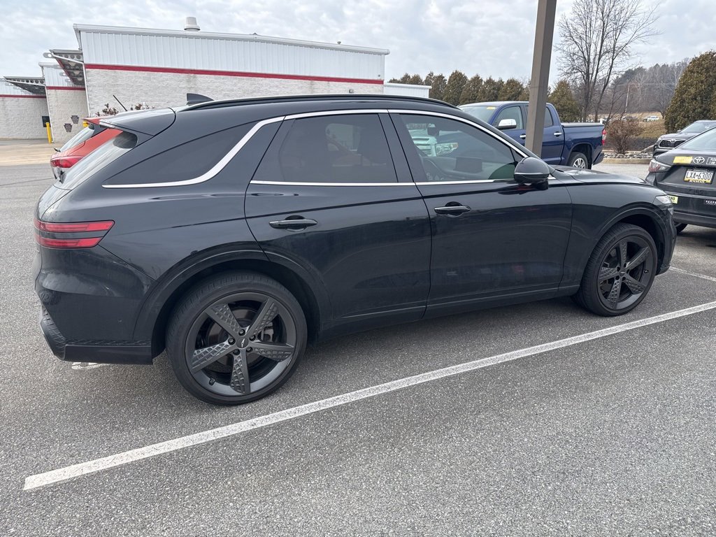 Used 2022 Genesis GV70 2.5T w/ Sport Prestige Package image 2