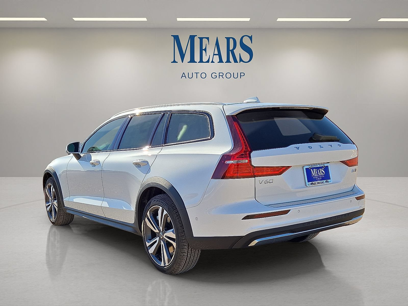 New 2026 Volvo V60 B5 Cross Country Plus w/ Protection Package Premier AWD/4WD image 3