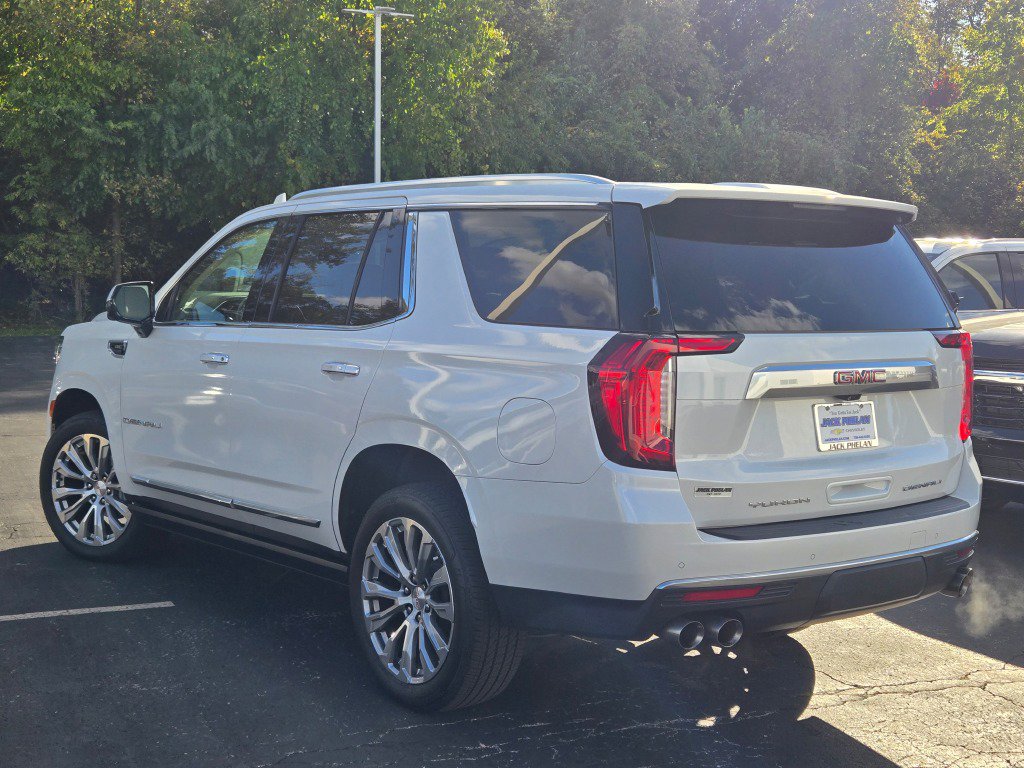 Used 2021 GMC Yukon Denali w/ Denali Premium Package image 16