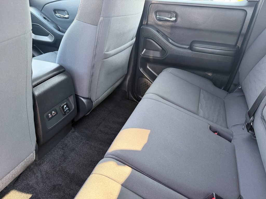 Used 2024 Nissan Frontier SV w/ SV Convenience Package AWD/4WD image 15