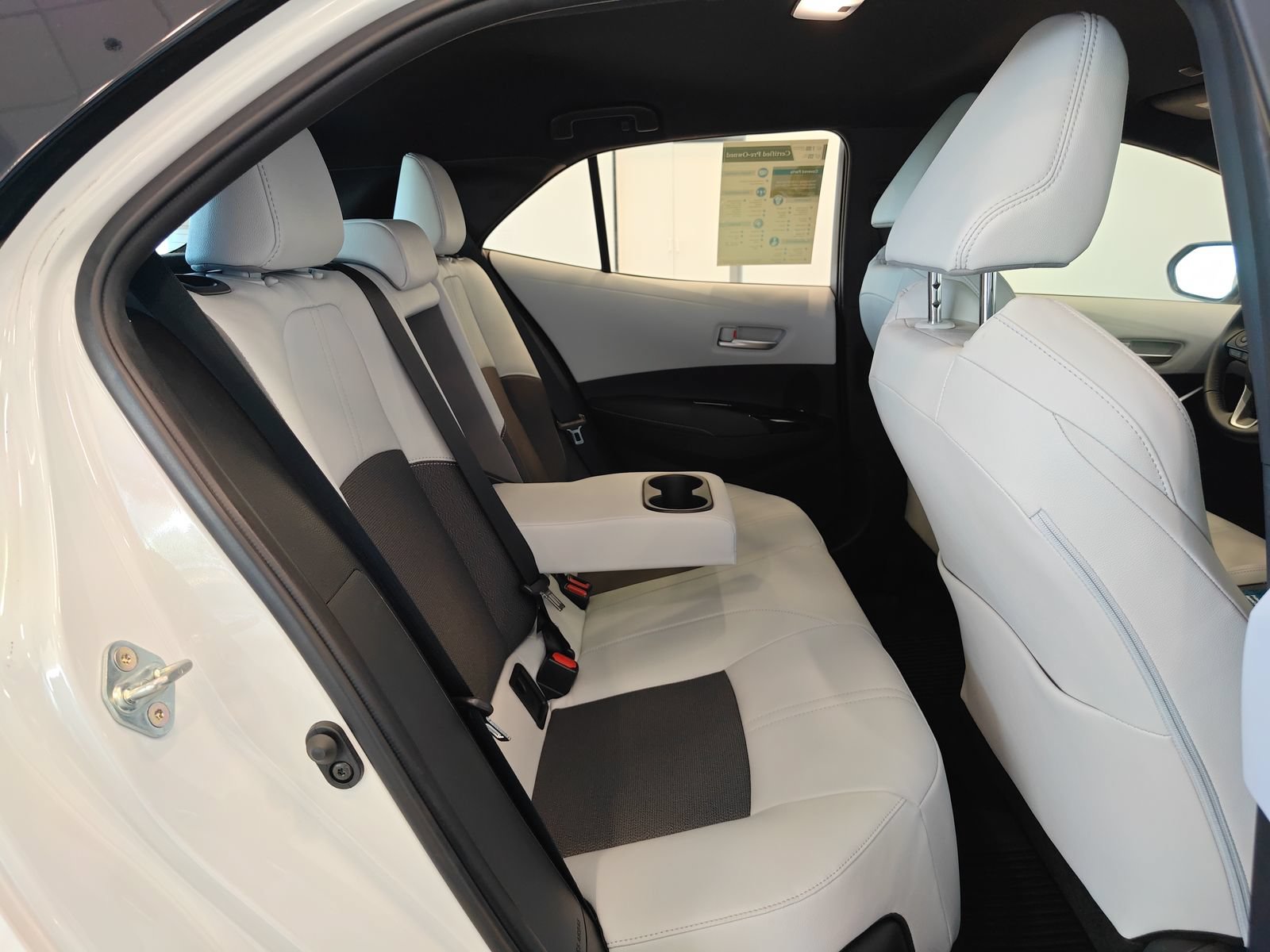 Used 2025 Toyota Corolla XSE FWD image 15