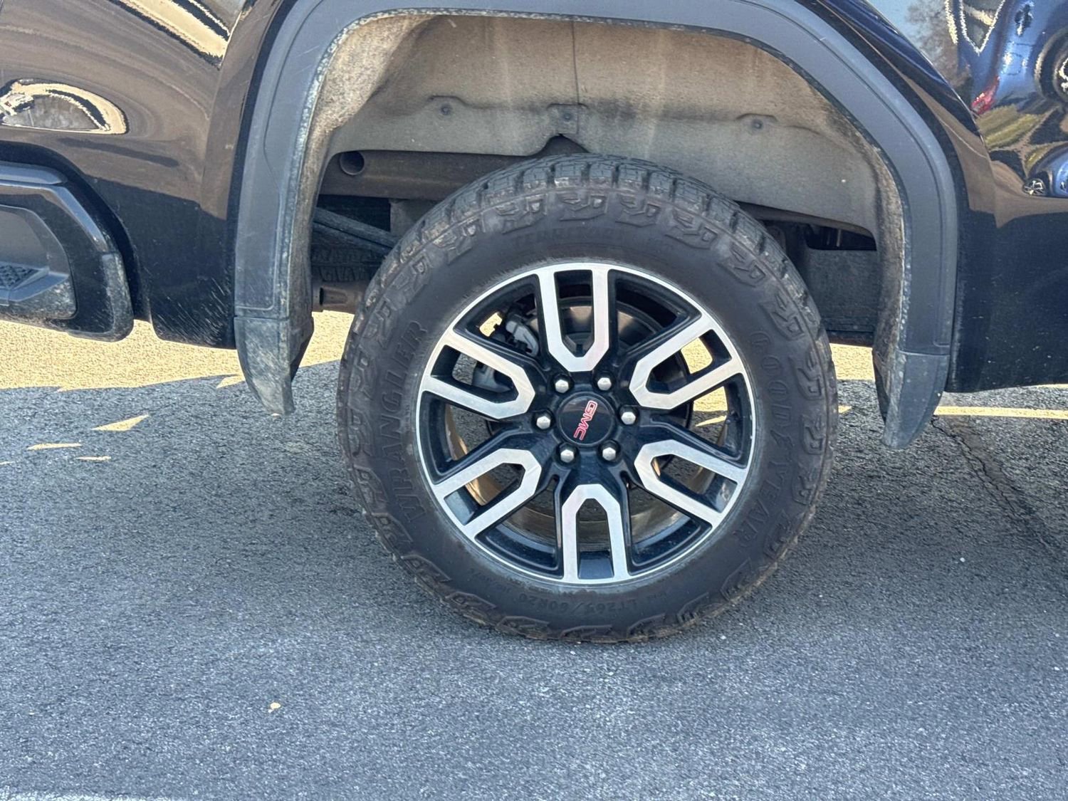 Used 2024 GMC Sierra 1500 AT4 w/ Technology Package image 11