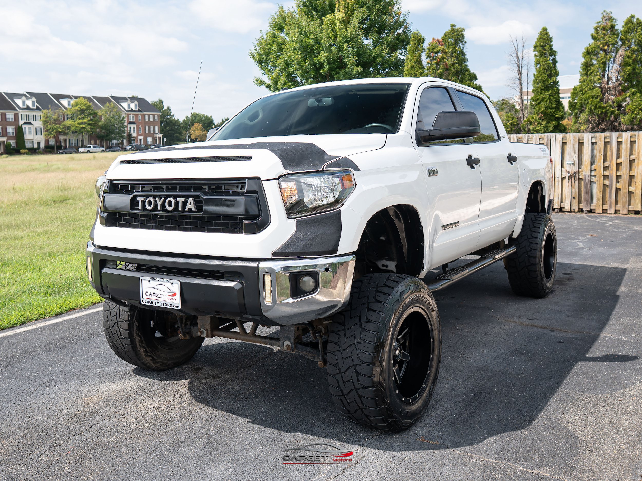 Used 2014 Toyota Tundra SR5 w/ SR5 Upgrade Package RWD image 3