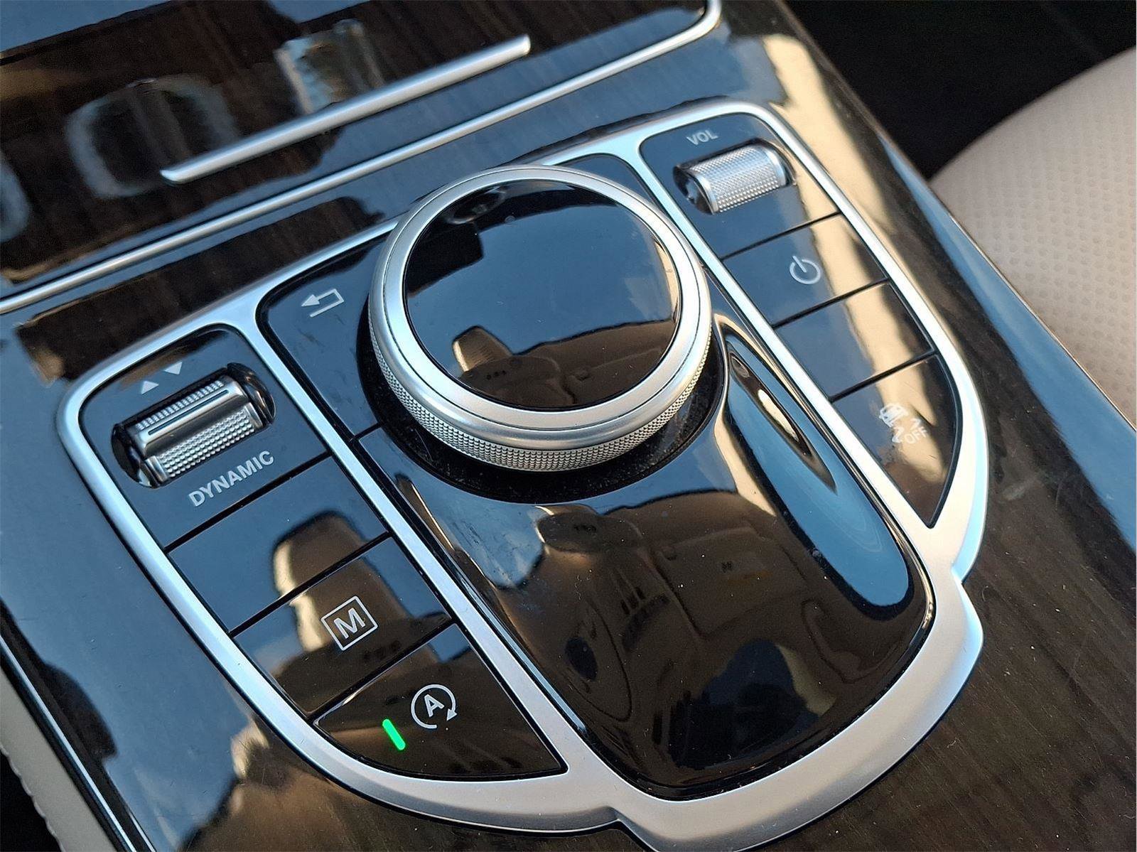 Used 2019 Mercedes-Benz GLC 300 4MATIC image 24