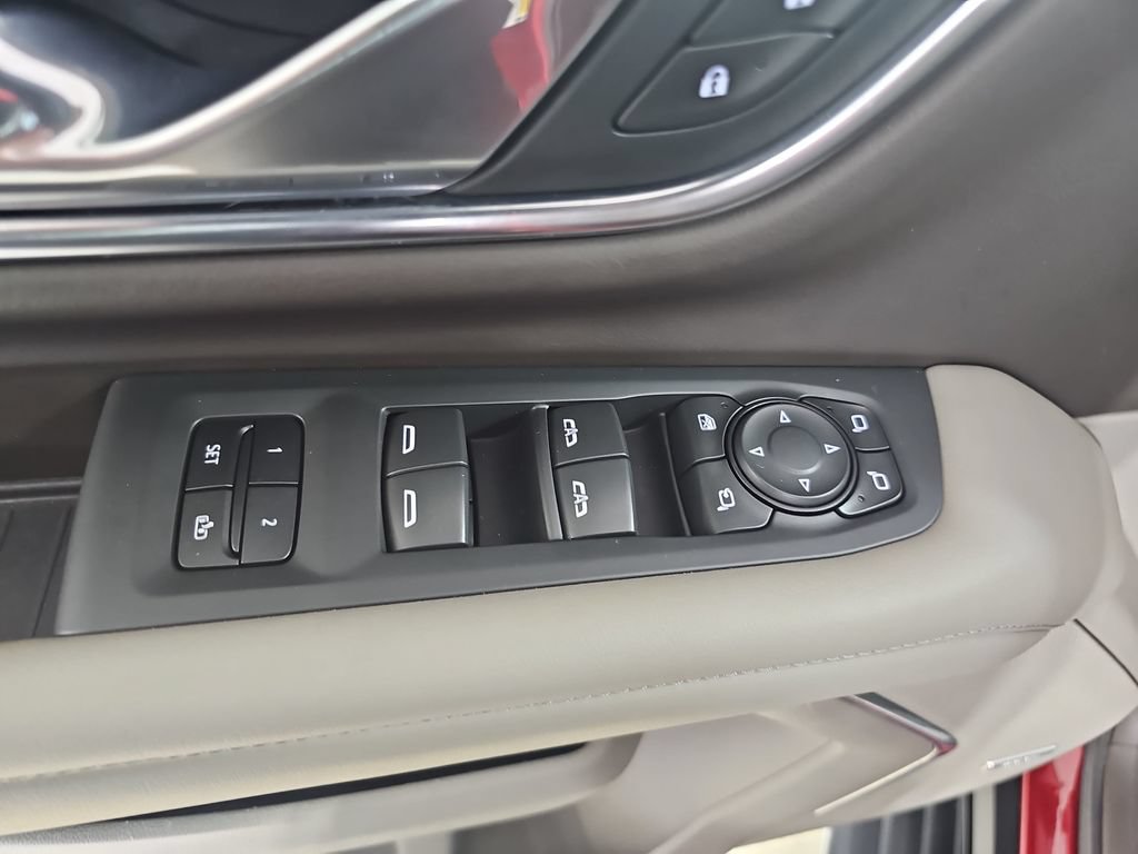 Used 2021 Chevrolet Tahoe LT w/ Luxury Package AWD/4WD image 35