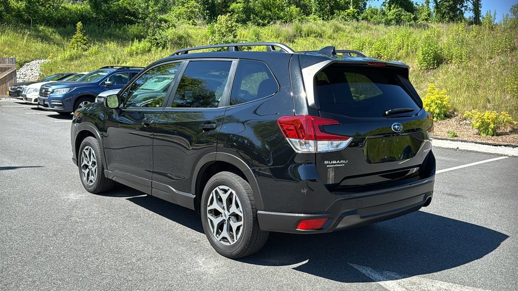 Certified 2023 Subaru Forester Premium AWD/4WD image 6