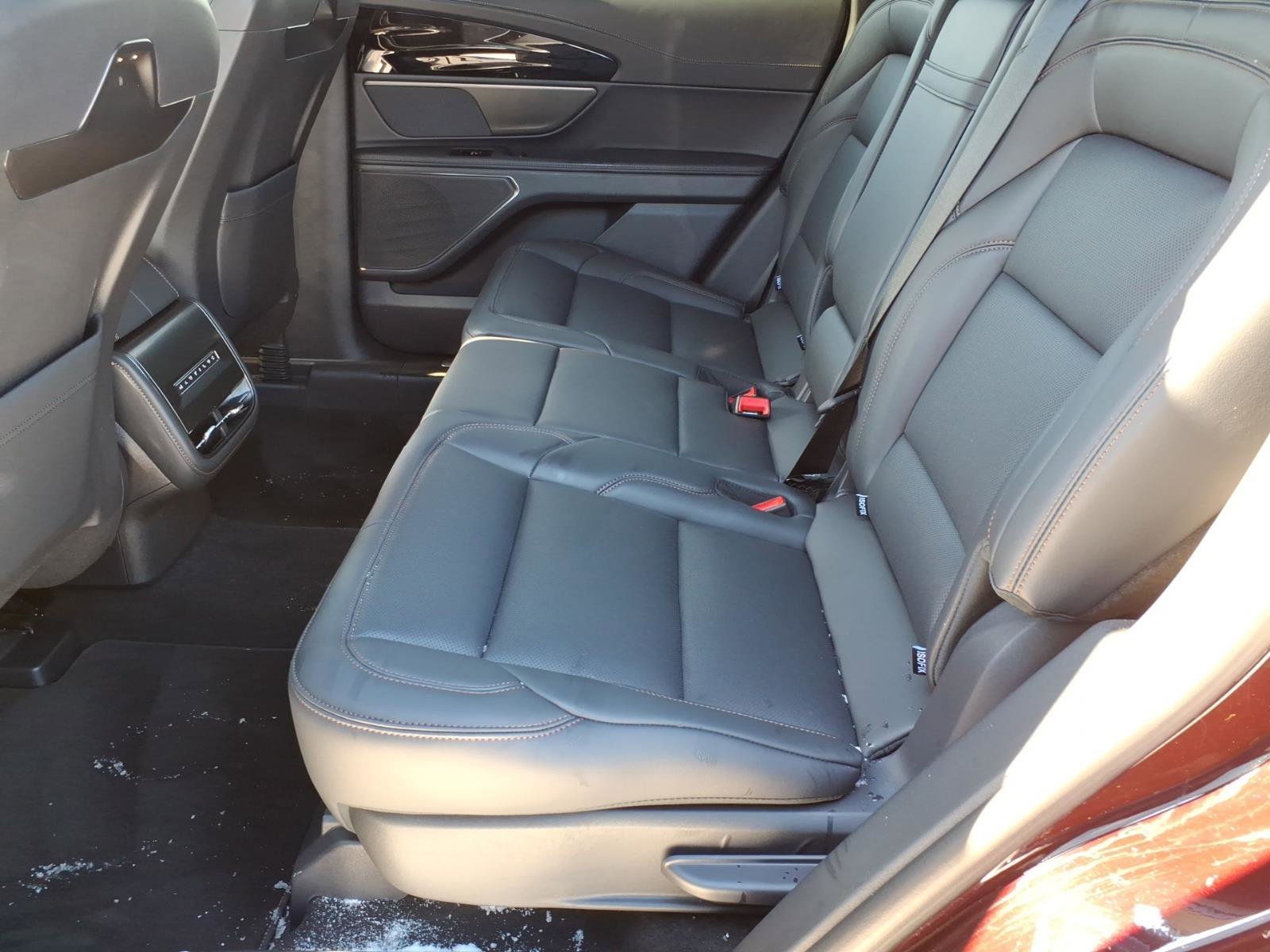 Used 2025 Lincoln Nautilus Premier w/ Jet Appearance Package image 11