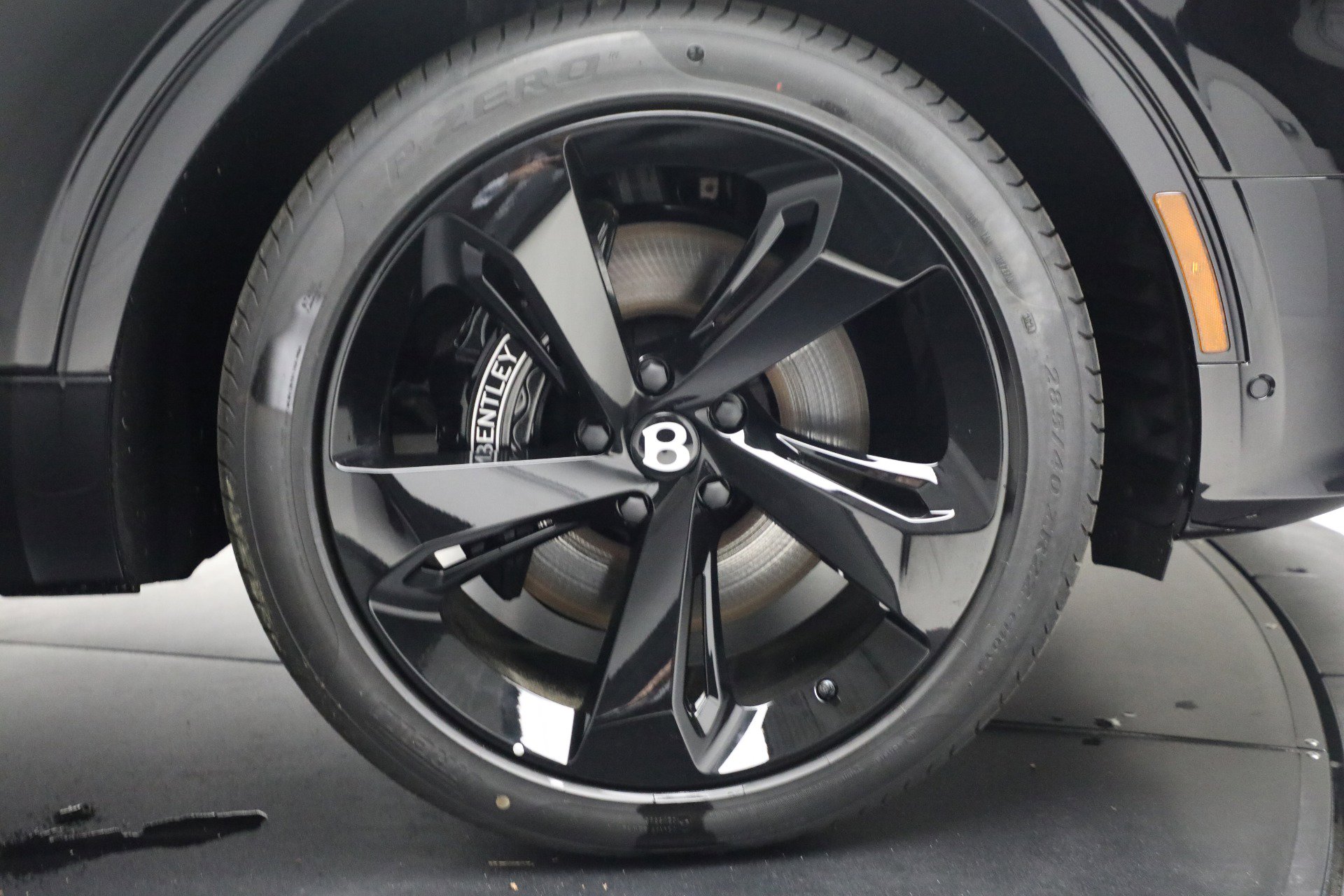 New 2025 Bentley Bentayga image 51