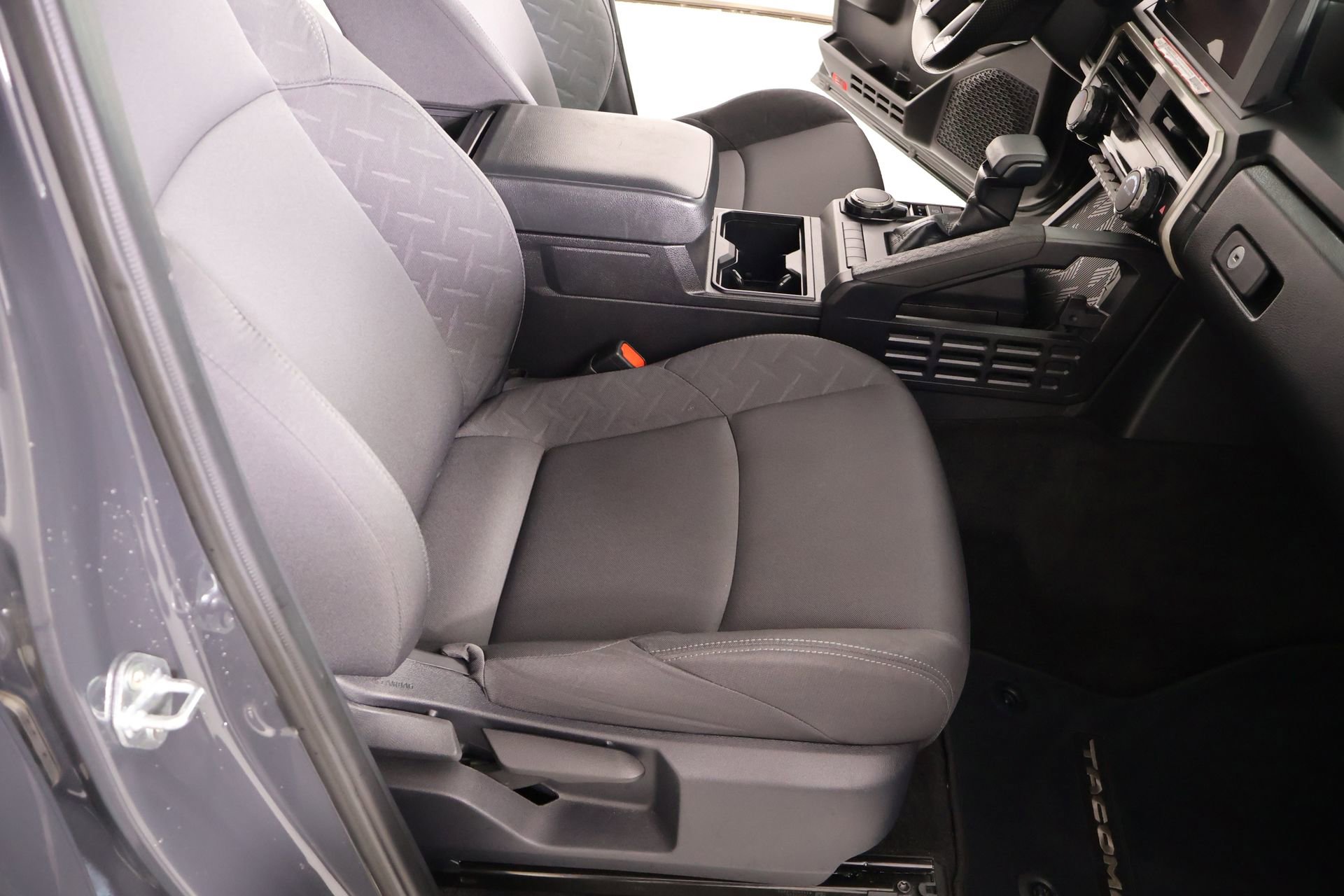 Used 2024 Toyota Tacoma SR image 12