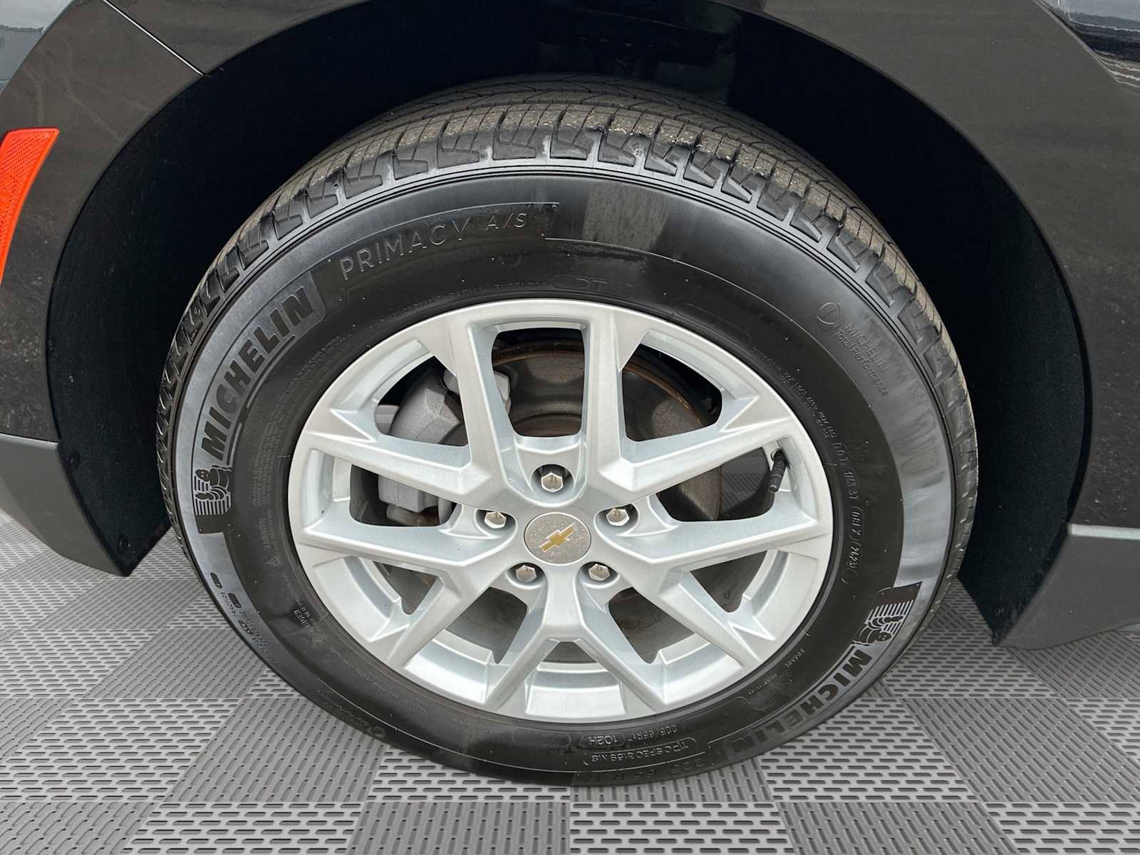 Used 2024 Chevrolet Equinox LS w/ LS Convenience Package image 33