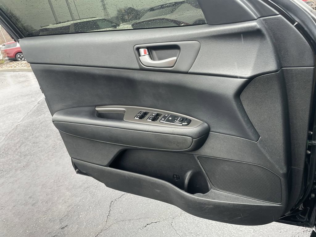 Used 2019 Kia Optima LX image 18