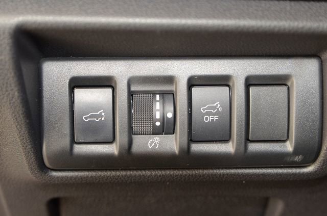 Used 2023 Subaru Outback Premium AWD/4WD image 32