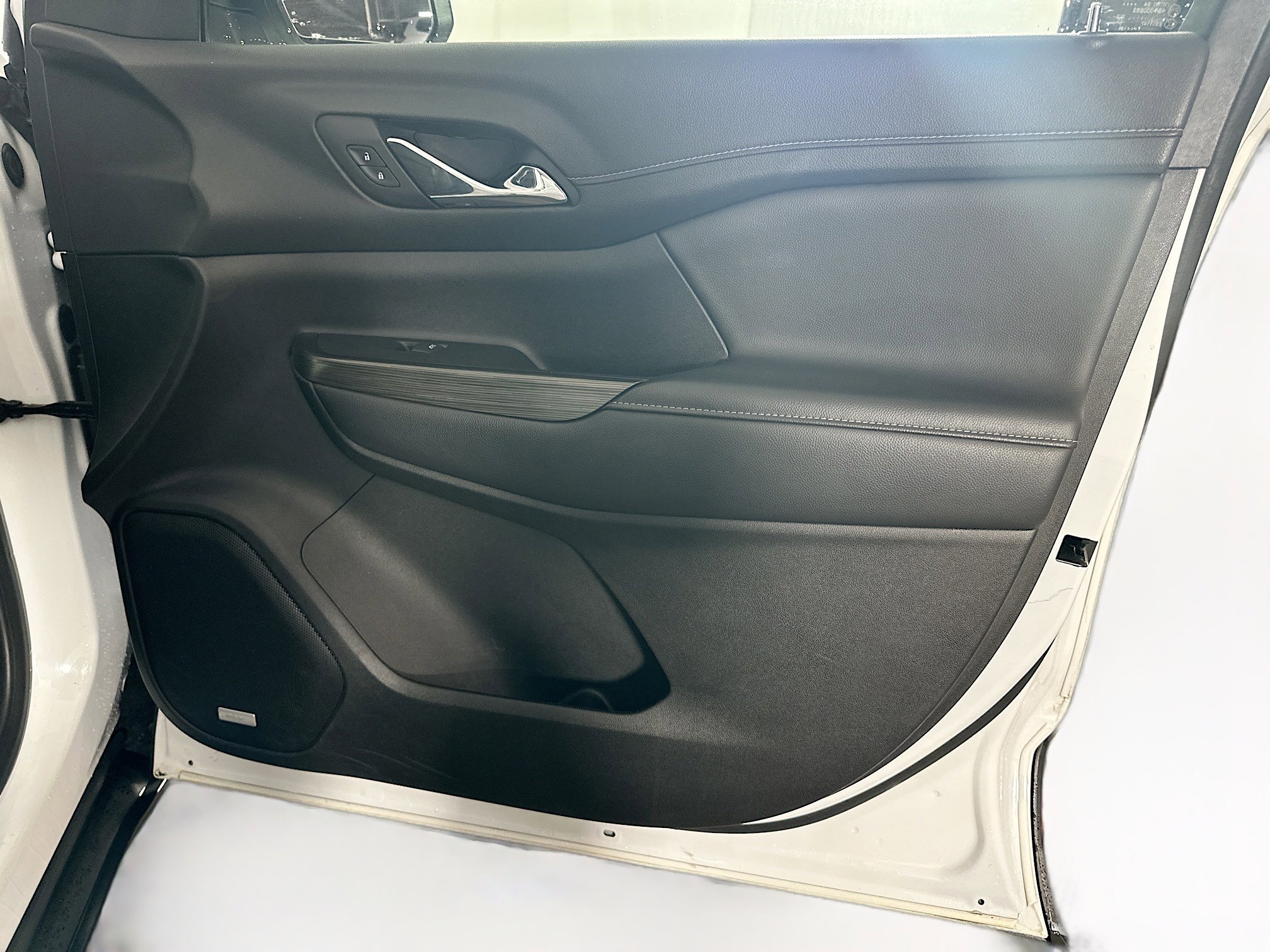 Used 2023 GMC Acadia SLT image 35