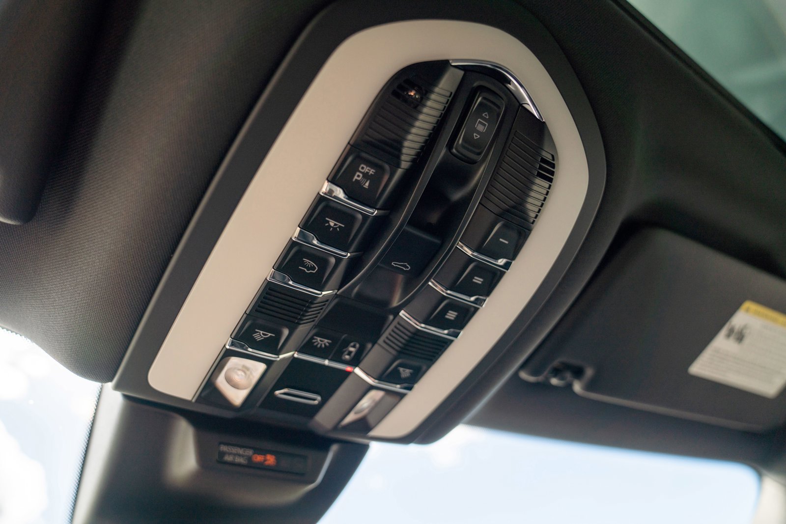 Certified 2026 Porsche Macan AWD/4WD image 21