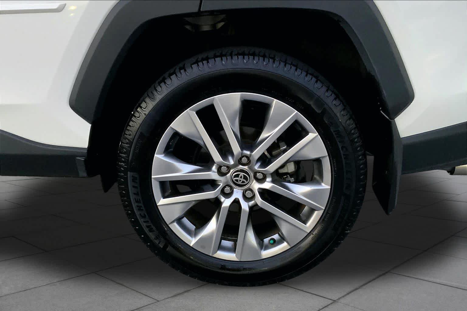 Used 2022 Toyota RAV4 Limited w/ Limited Grade Weather Package AWD/4WD image 11