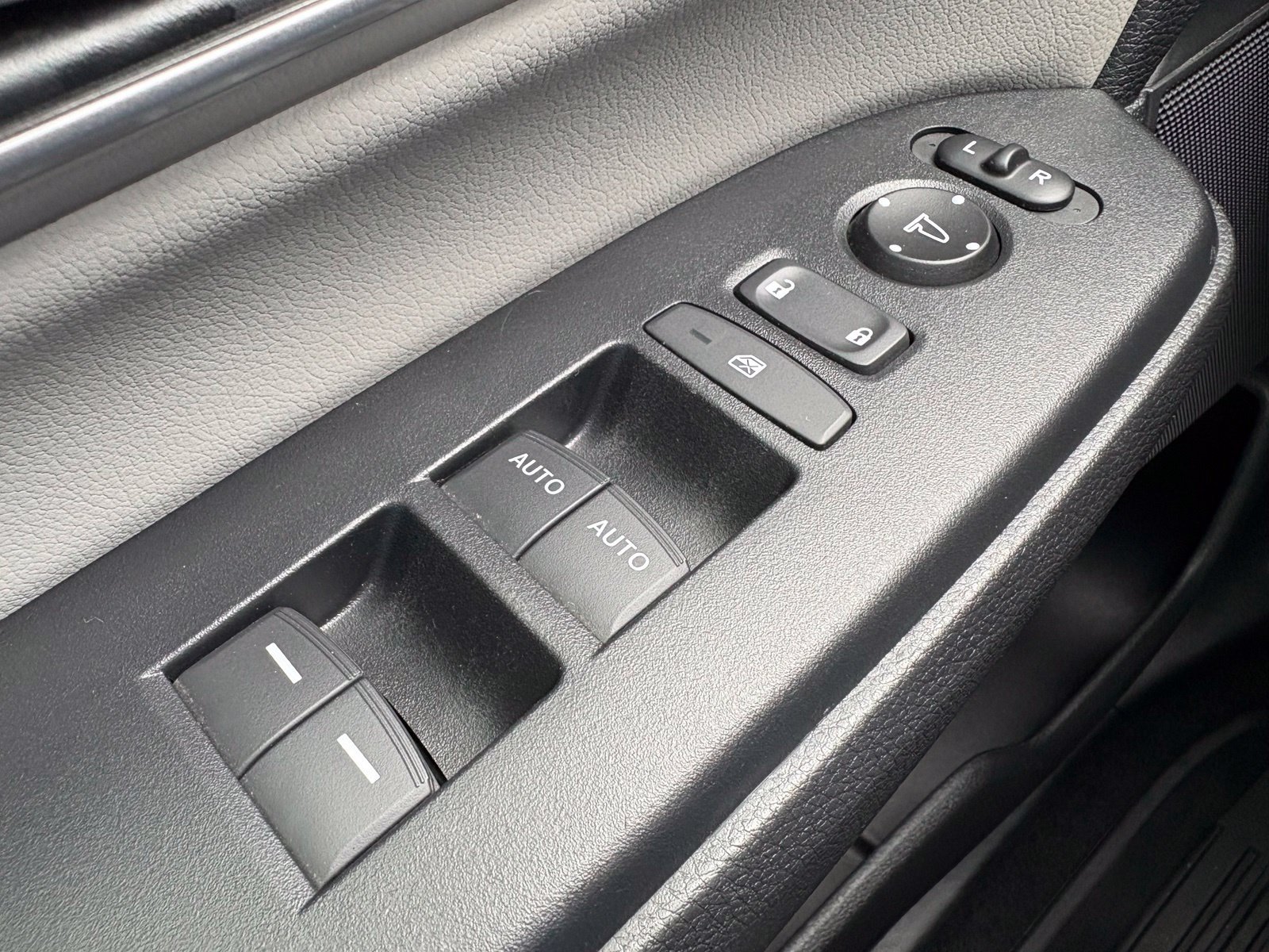 Used 2019 Honda CR-V EX-L image 16