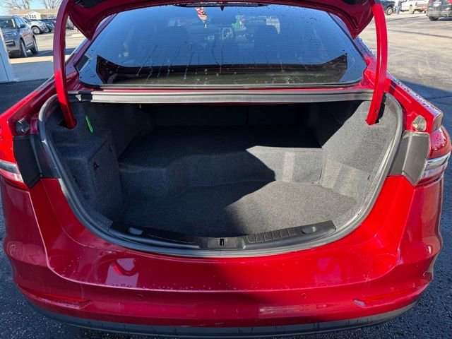 Used 2020 Ford Fusion SE image 9