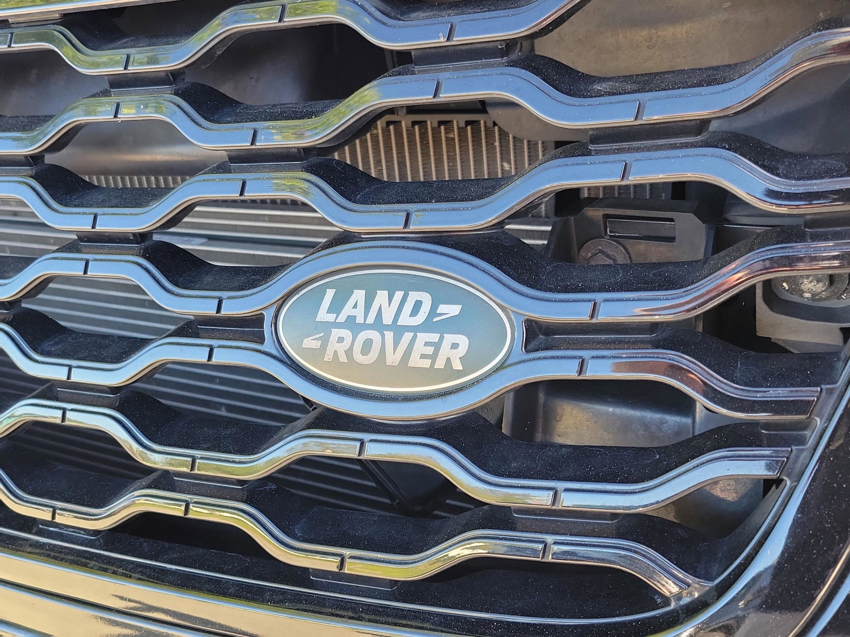 Used 2020 Land Rover Range Rover Velar R-Dynamic S image 8