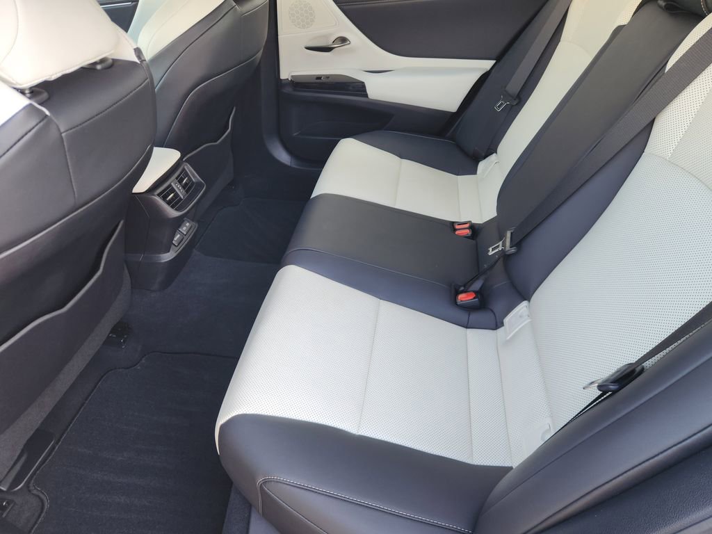 Certified 2023 Lexus ES 350 F Sport w/ Accessory Package (Z2) image 31