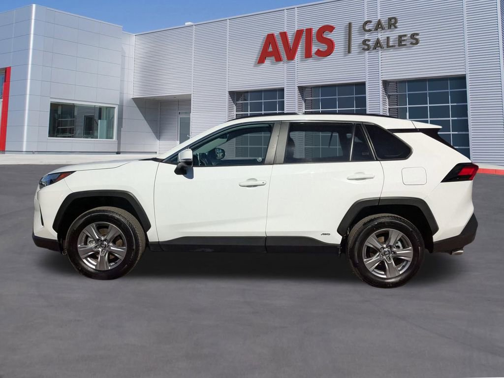 Used 2025 Toyota RAV4 XLE image 2