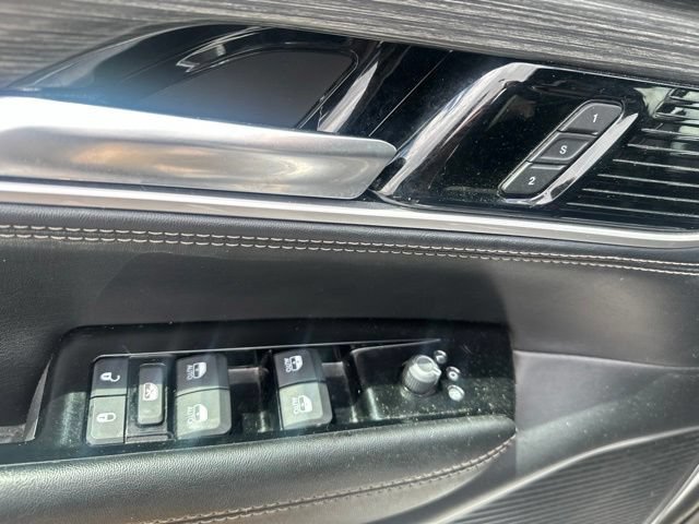 Used 2024 Jeep Wagoneer L Series II w/ Flexible Seating Group AWD/4WD image 18