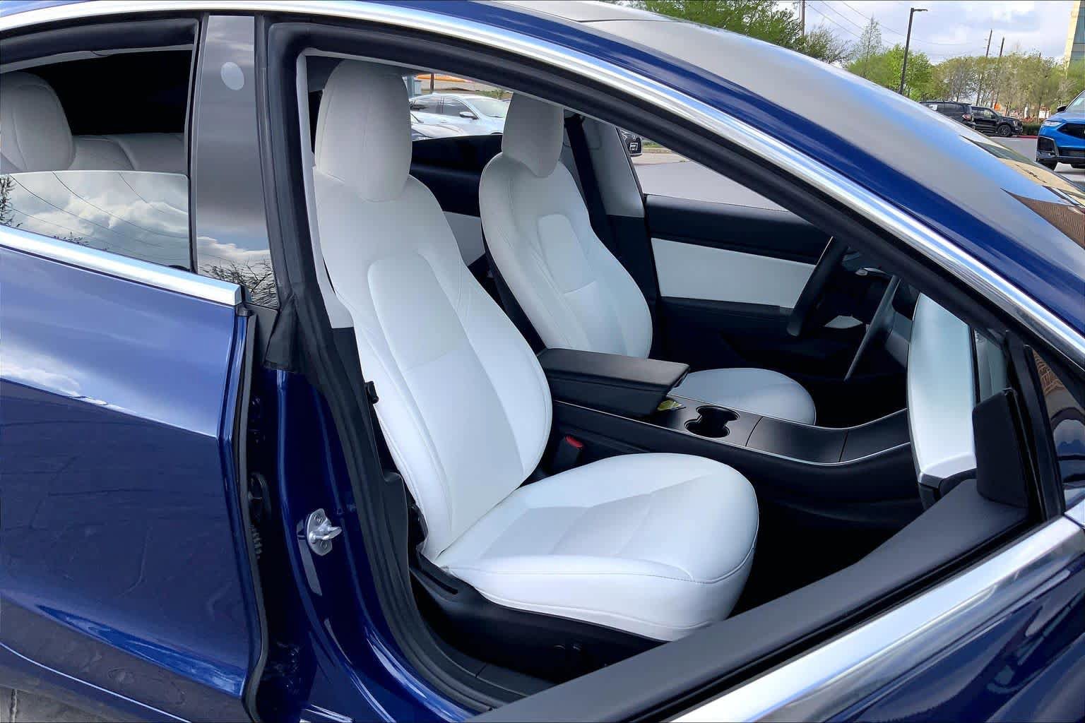 Used 2019 Tesla Model 3 Standard Range image 8