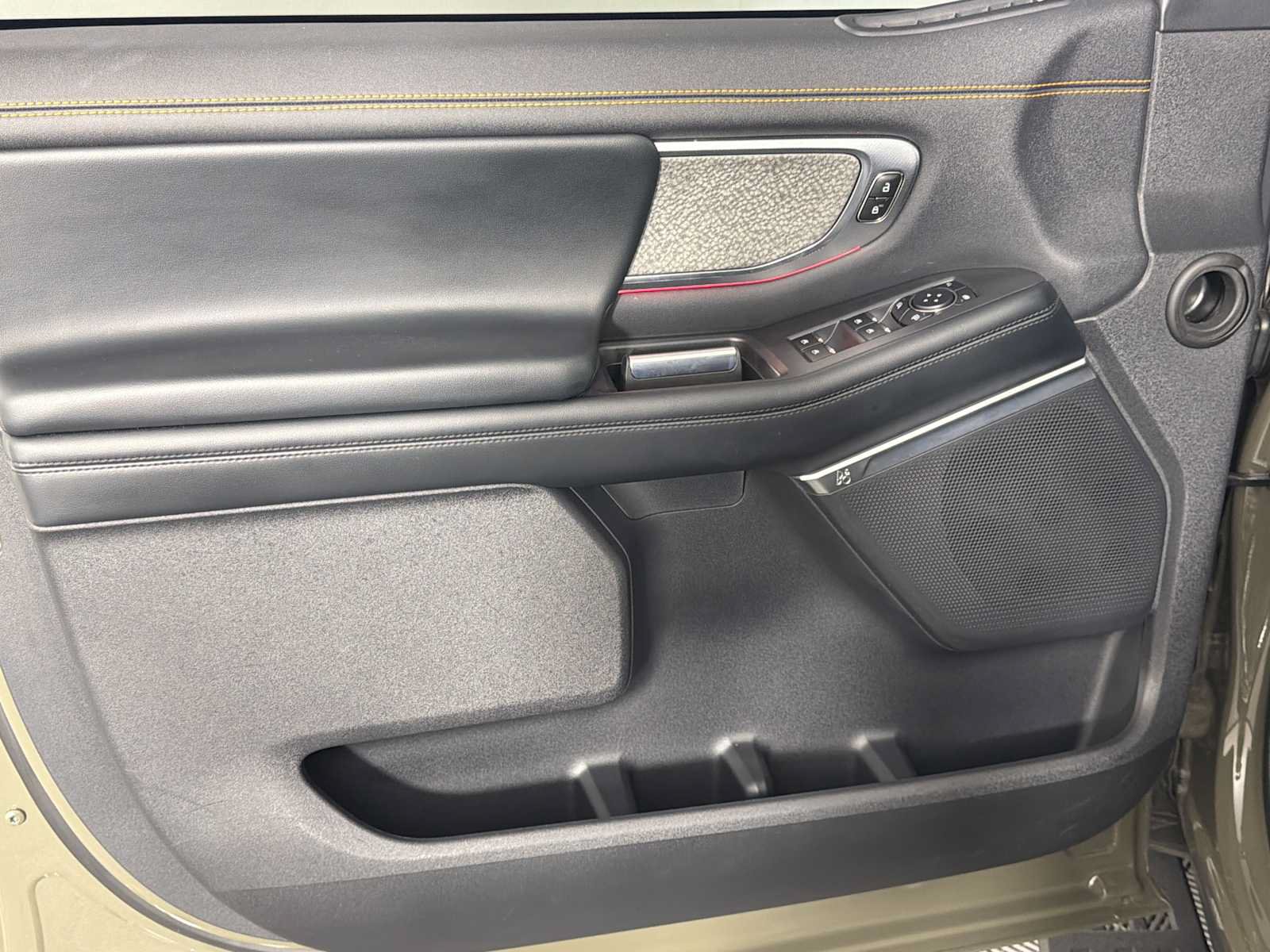 Used 2025 Ford Expedition Tremor AWD/4WD image 12