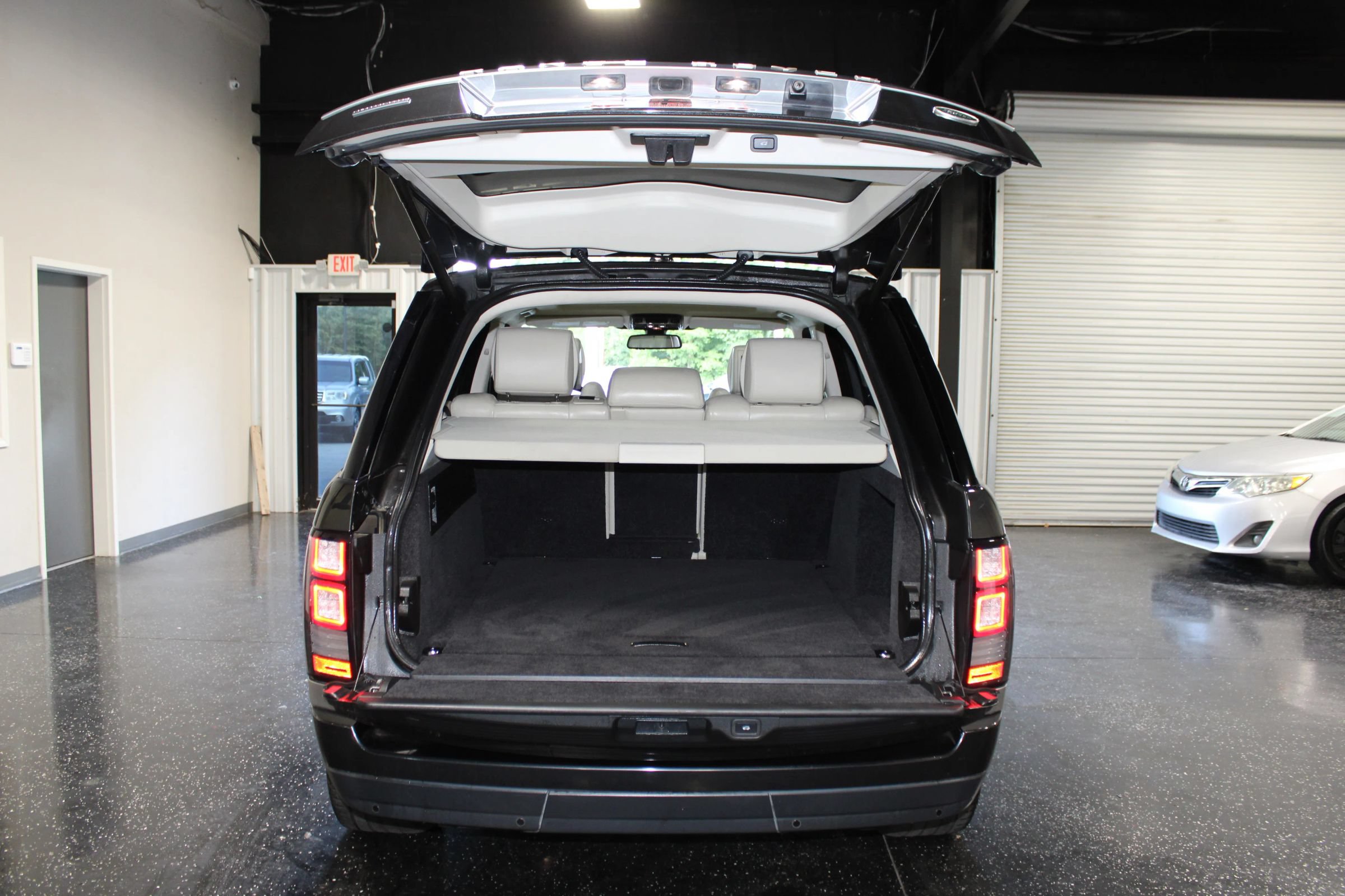 Used 2014 Land Rover Range Rover Supercharged AWD/4WD image 47