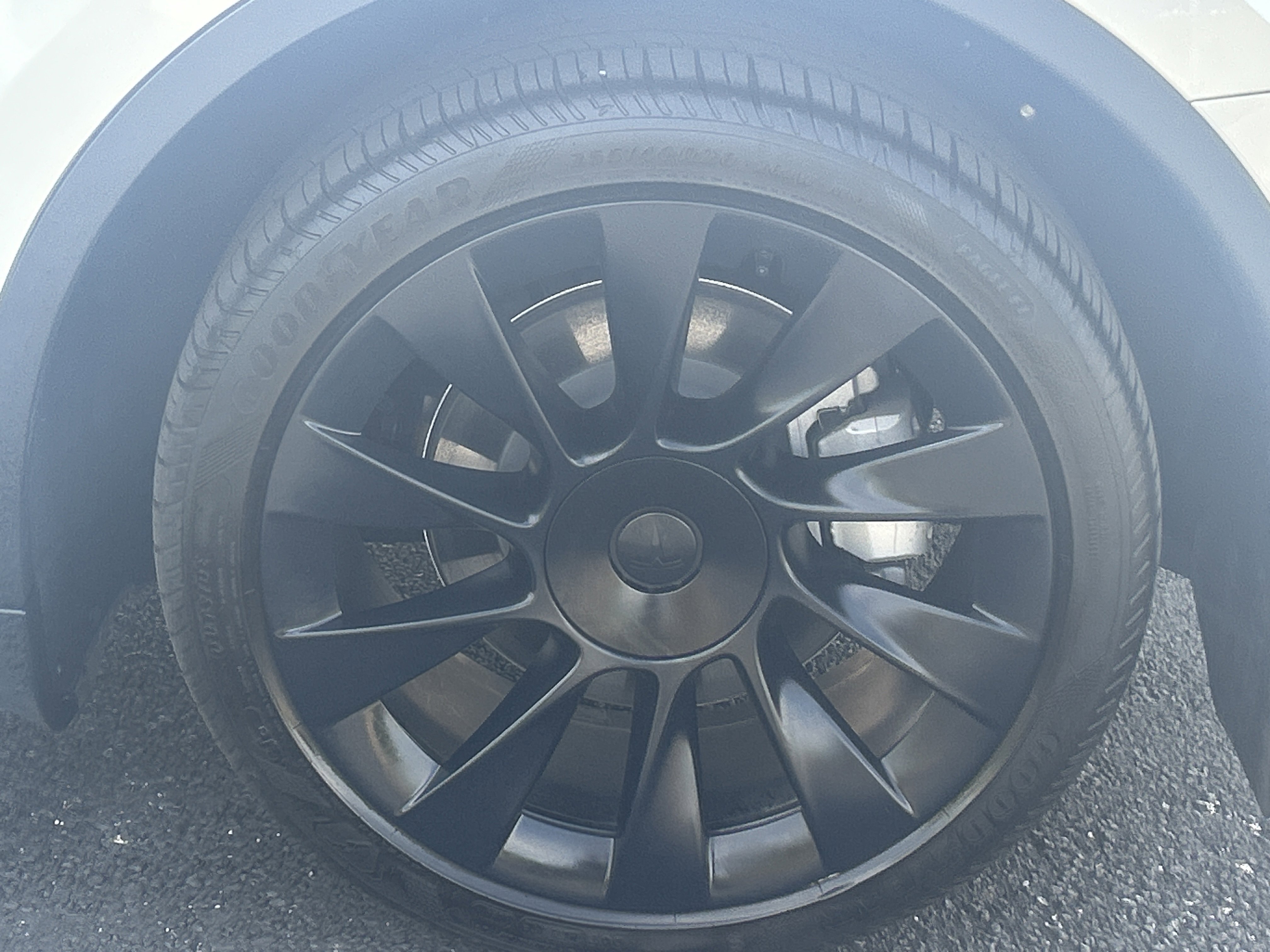 Used 2024 Tesla Model Y Long Range AWD/4WD image 35