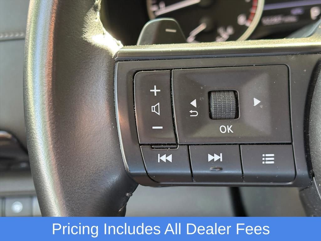 Used 2024 Nissan Pathfinder SV AWD/4WD image 11