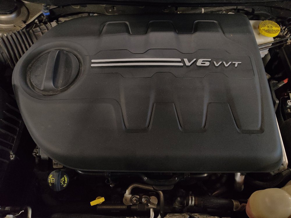 Used 2019 Jeep Cherokee Latitude w/ Cold Weather Group AWD/4WD image 30