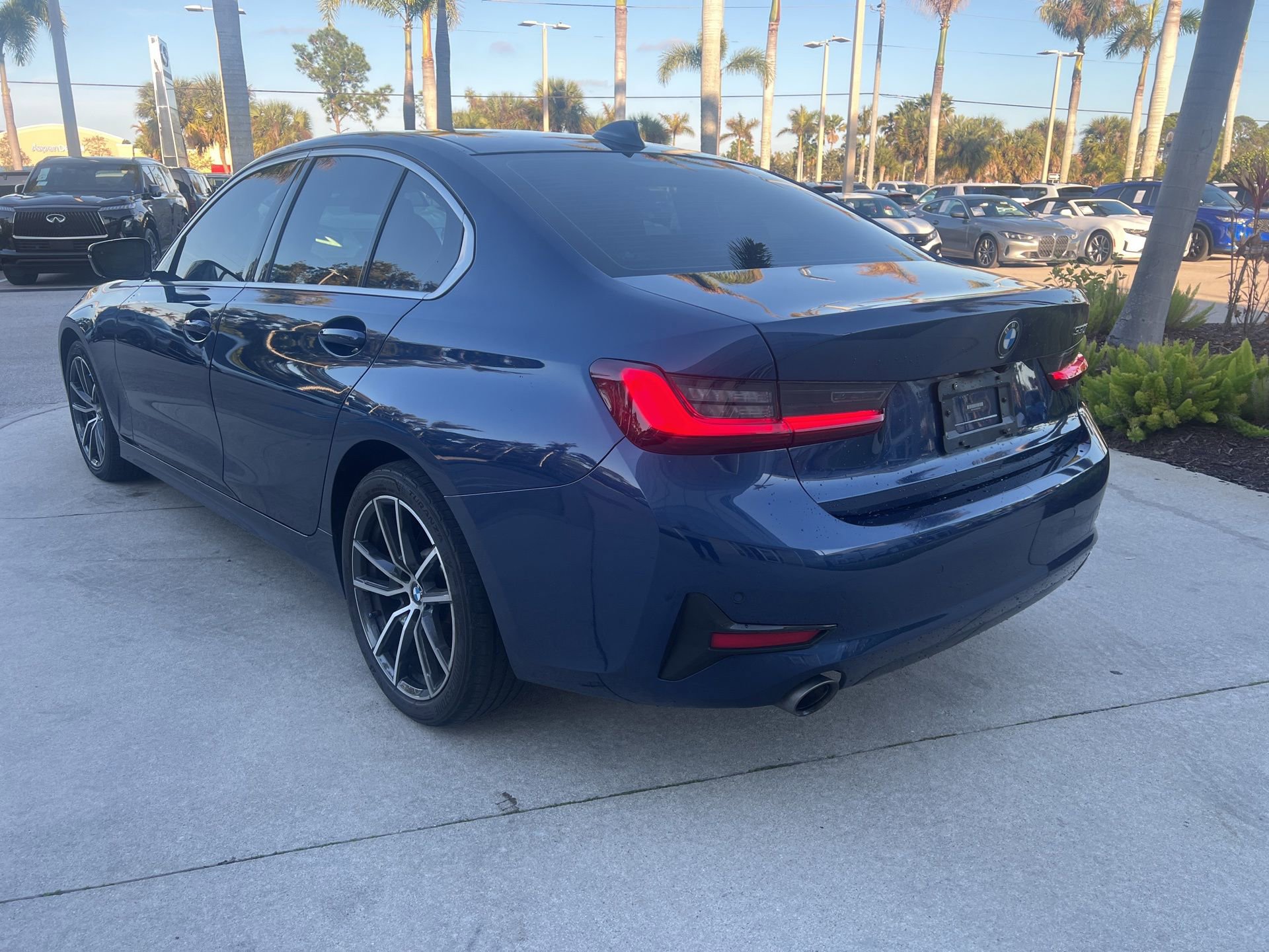 Used 2022 BMW 330i Sedan w/ Premium Package image 7